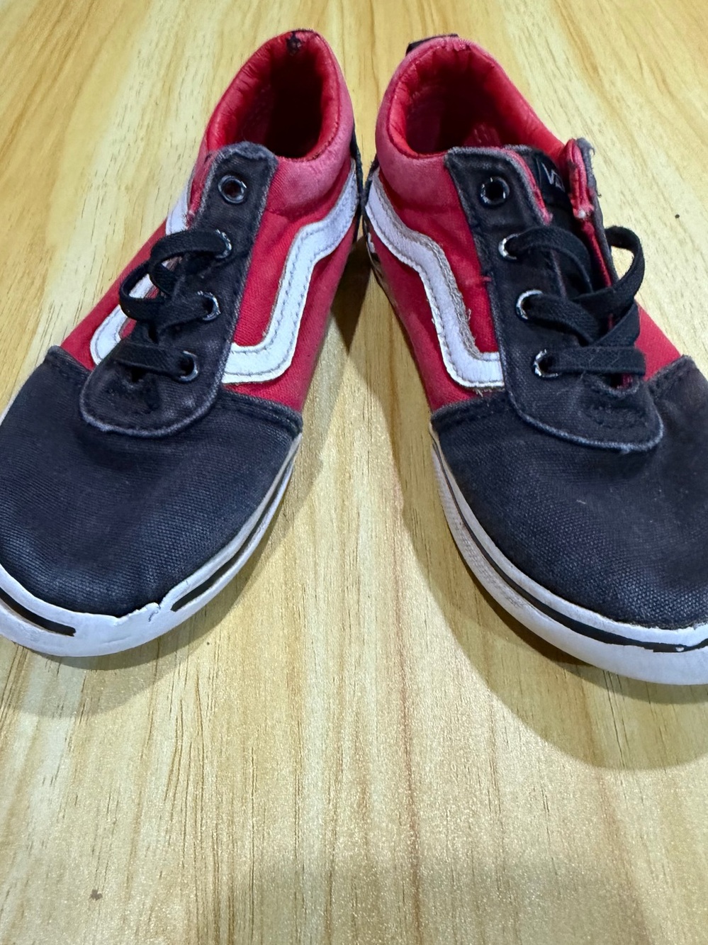 Vans Kids Red, Black and White Low-Top Skate Shoes